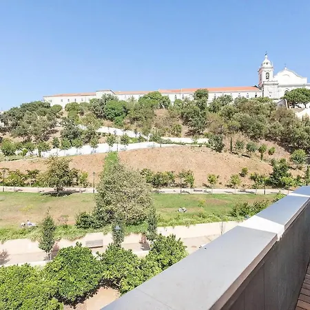 Flh Mouraria Art With Pool דירה